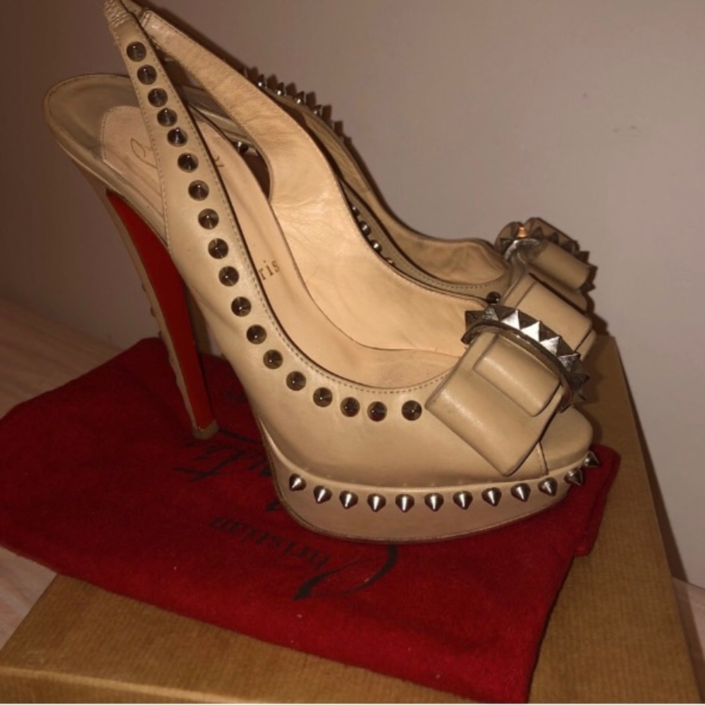 Christian Louboutin lady clou